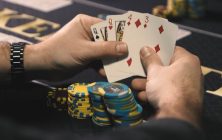 Omaha Hi/Lo – descoperă o altă față a jocului de poker!
